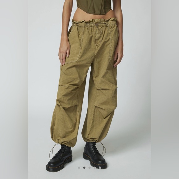 NWT Urban Outfitters Sloan Nylon Balloon Pants - Picture 2 of 13